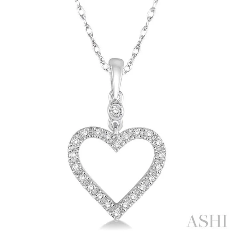 Women’s cross necklace-1/6 Ctw Round Cut Diamond Heart Pendant in 10K White Gold with Chain