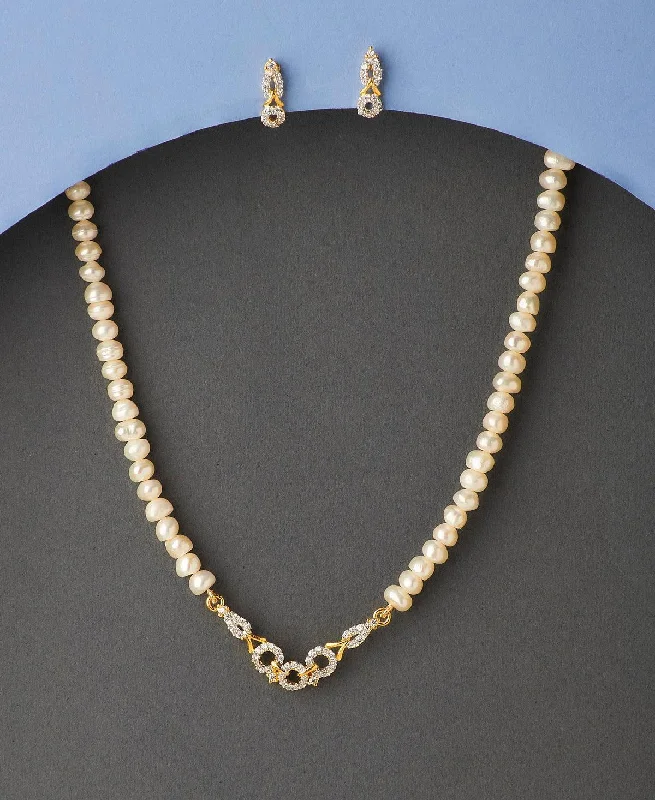 Women’s heart-shaped pendant necklace-Trendy Stone Studded Pearl Necklace Set