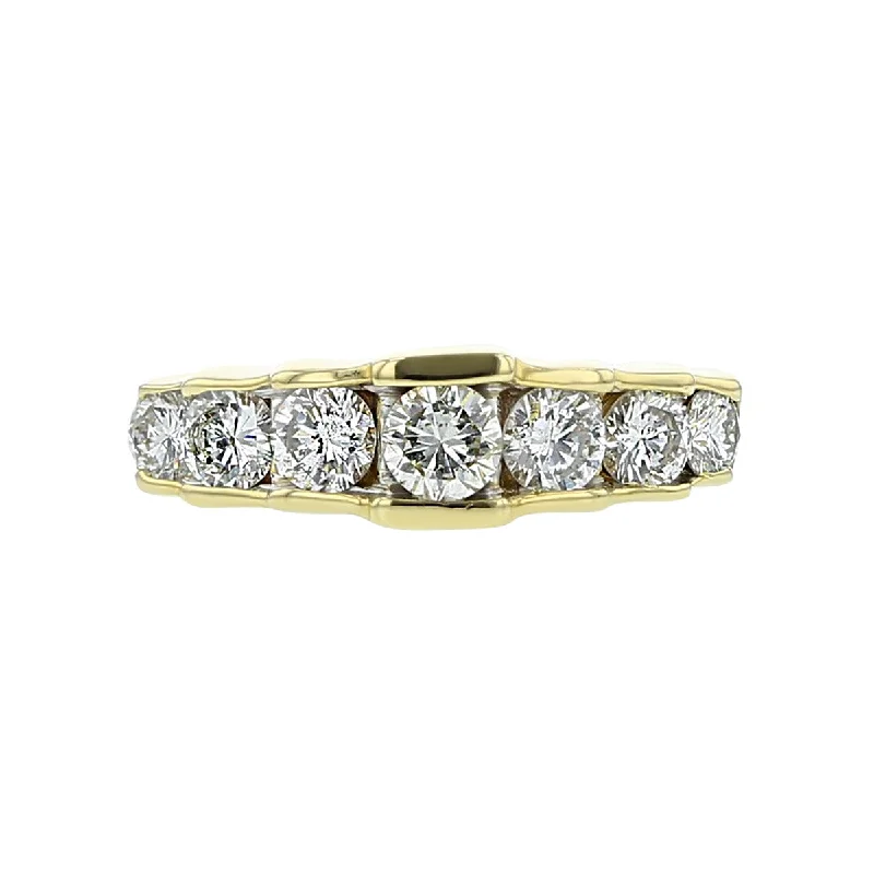 Women’s luxurious engagement ring-14K Yellow Gold Bezel-Set Ring with Graduated Diamonds