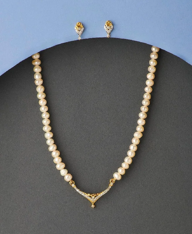 Women’s luxury gold necklace-Trendy Stone Studded Necklace Set