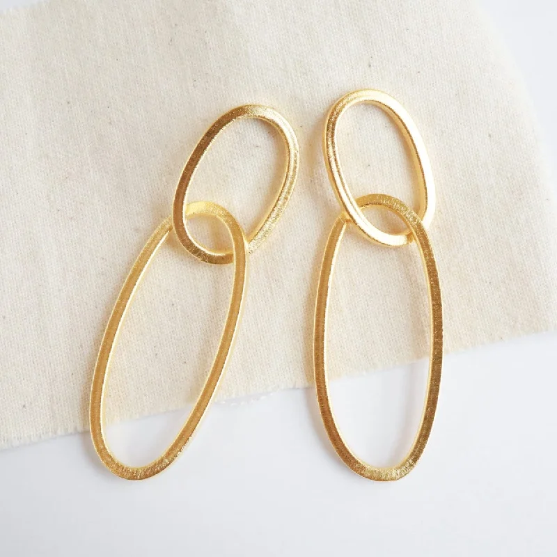 Women’s vintage earrings-Adelise Long Oval Link Earrings