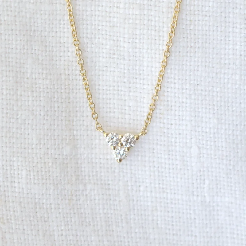 Women’s simple necklace-Triplet Diamond Necklace