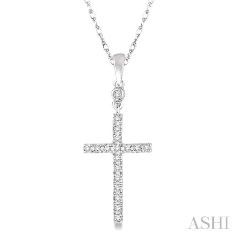 Women’s classic pendant necklace-1/6 Ctw Round Cut Diamond Cross Pendant in 10K White Gold with Chain