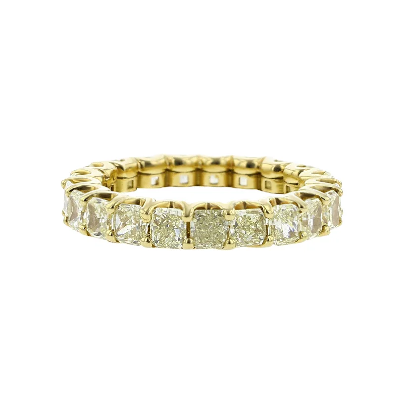 Women’s vintage-inspired sapphire engagement ring-18K Yellow Gold Radiant Diamond Eternity Band