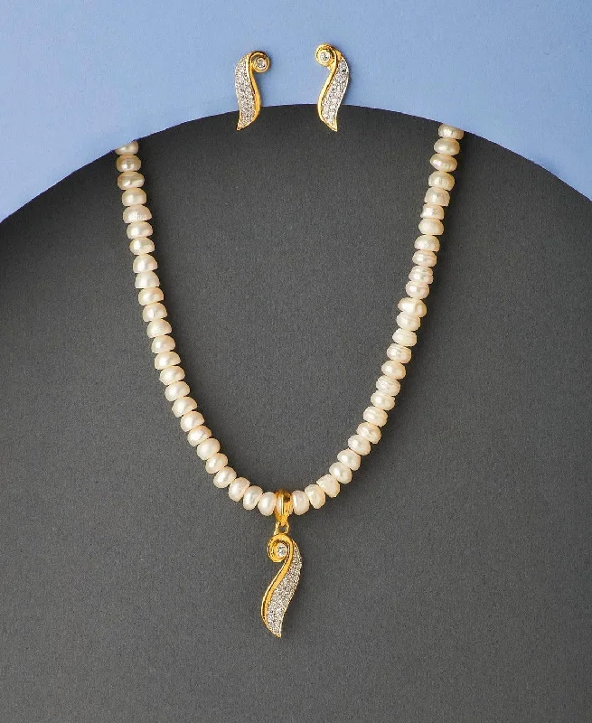 Women’s abstract necklace-Trendy Stone Studded Pearl Necklace Set