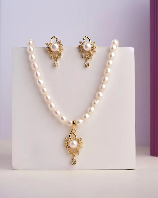 Women’s collar necklace-Whispers of Love Pearl Necklace Set