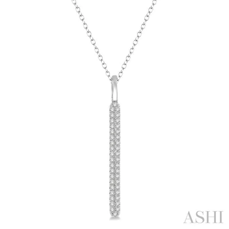 Women’s chain necklace-1/4 ctw Rounded Bar Round Cut Diamond Pendant With Chain in 14K White Gold