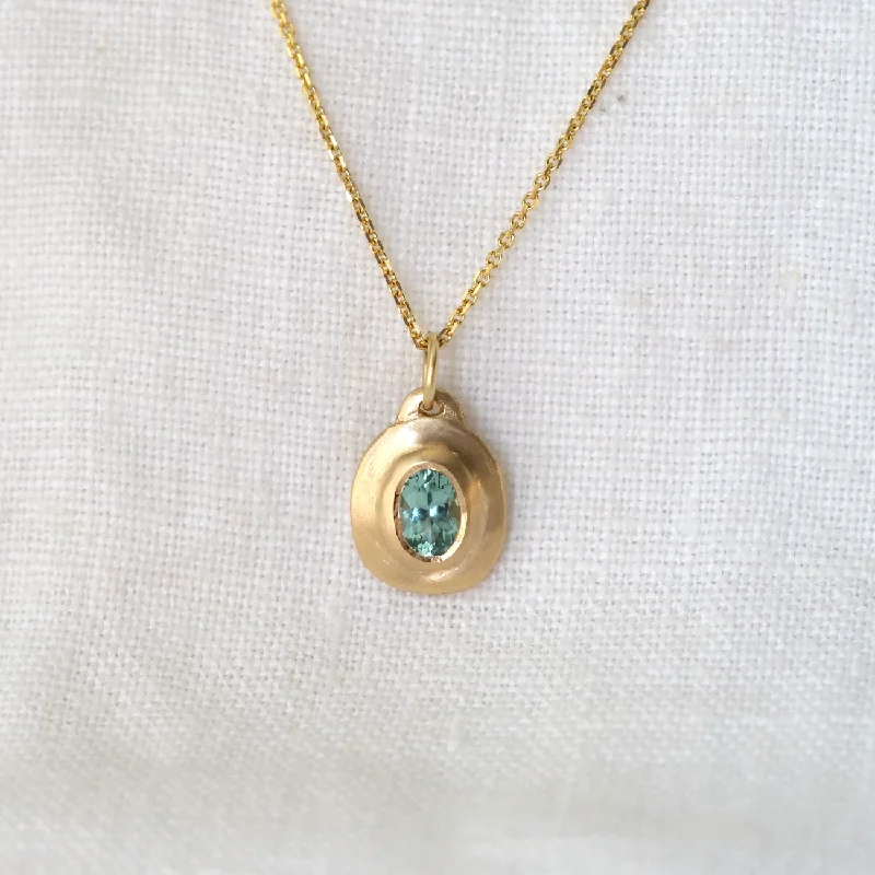 Women’s pearl pendant necklace-Natural Bezel Oval Necklace - Montana Sapphire