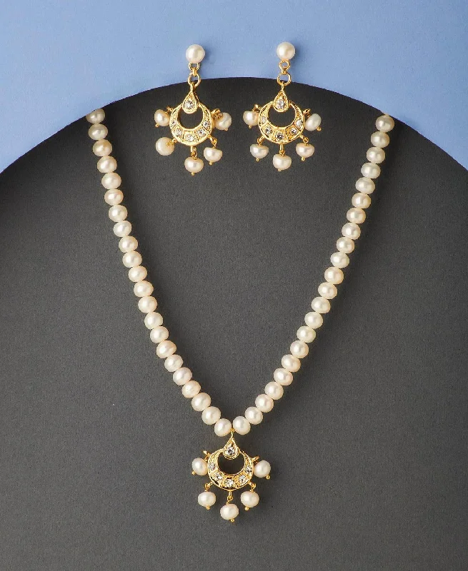 Women’s gold charm necklace-Trendy Stone Studded Pearl Necklace Set