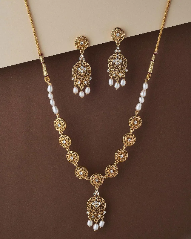 Women’s pearl pendant necklace-Trendy Stone Studded Pearl Necklace Set