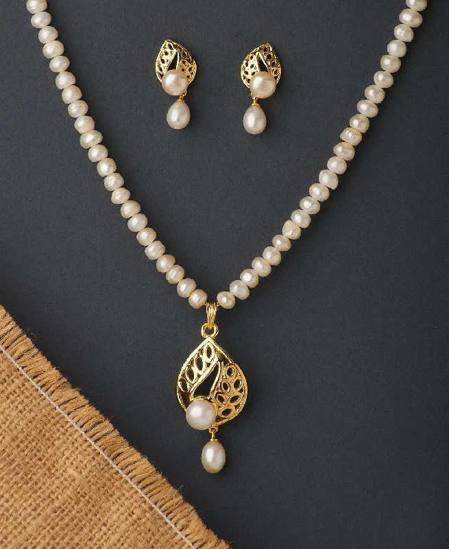 Women’s heart charm necklace-Trendy Real Pearl Necklace Set