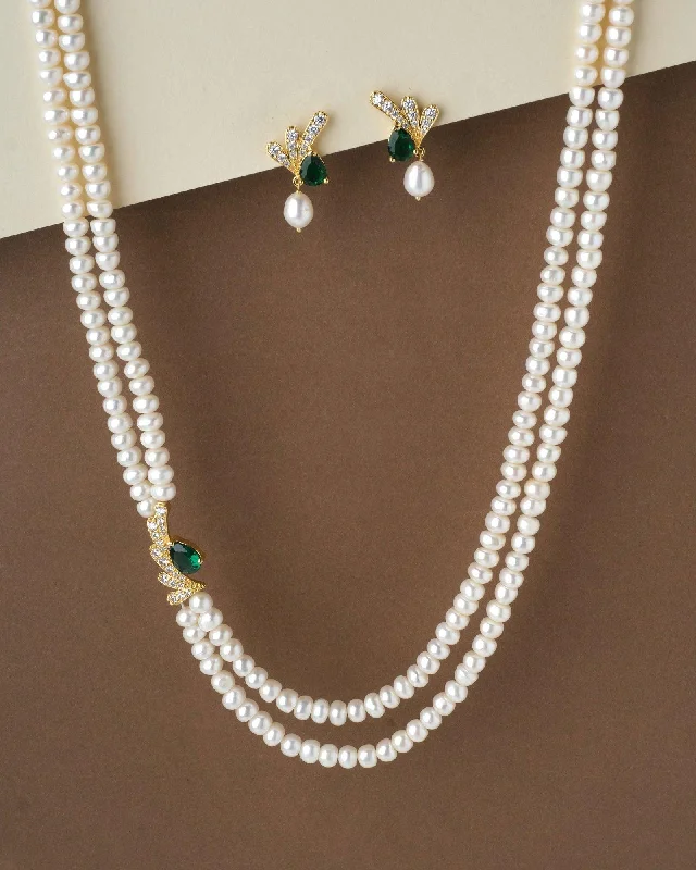 Women’s vintage necklace-White Pearl Necklace Set With A Elegant Side Pendant