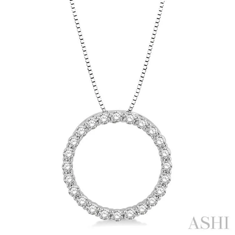 Women’s silver chain necklace-1/2 Ctw Circle of Love Round Cut Diamond Pendant With Chain in 14K White Gold