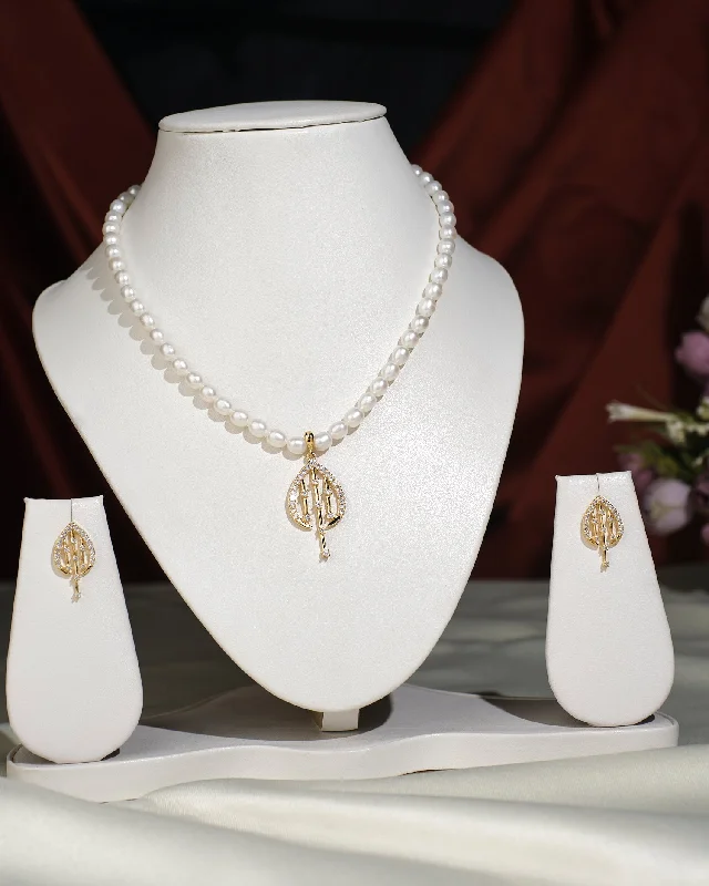 Women’s classic necklace-Vintage Stone Studded Pearl Necklace Set