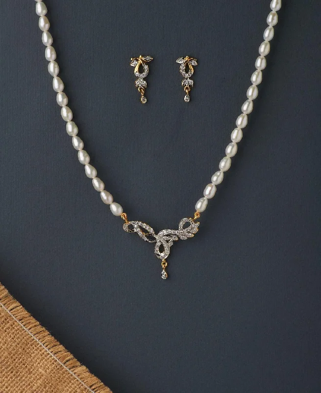 Women’s bar necklace-Trendy Stone Studded Pearl Necklace Set