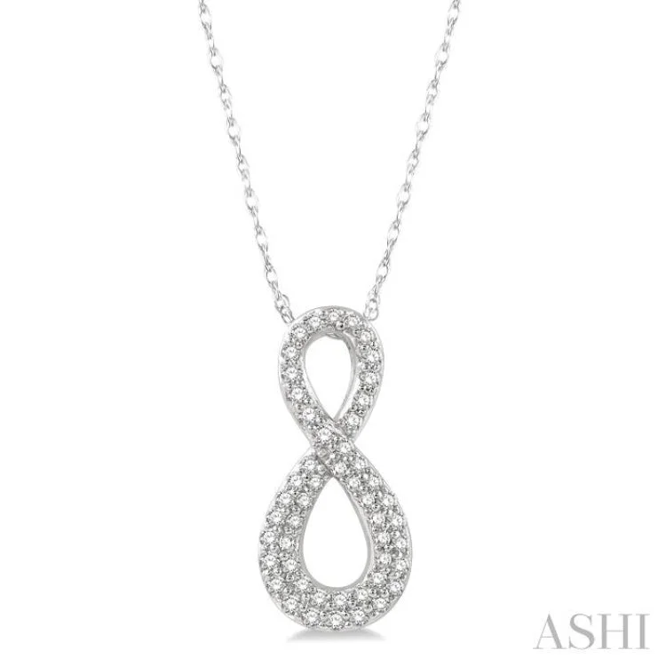 Women’s gold charm necklace-1/4 Ctw Round Cut Diamond Infinity Pendant With Chain in 14K White Gold