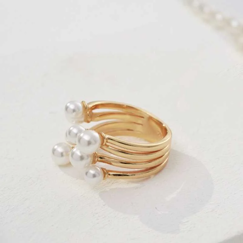 Women’s three-stone ring-Flower Freshwater Pearl  Ring -Gold Vermeil